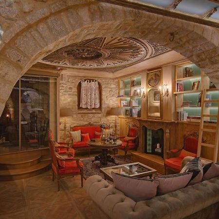 Kamares Historic Boutique Hotel & Spa Ioannina Exterior foto The library