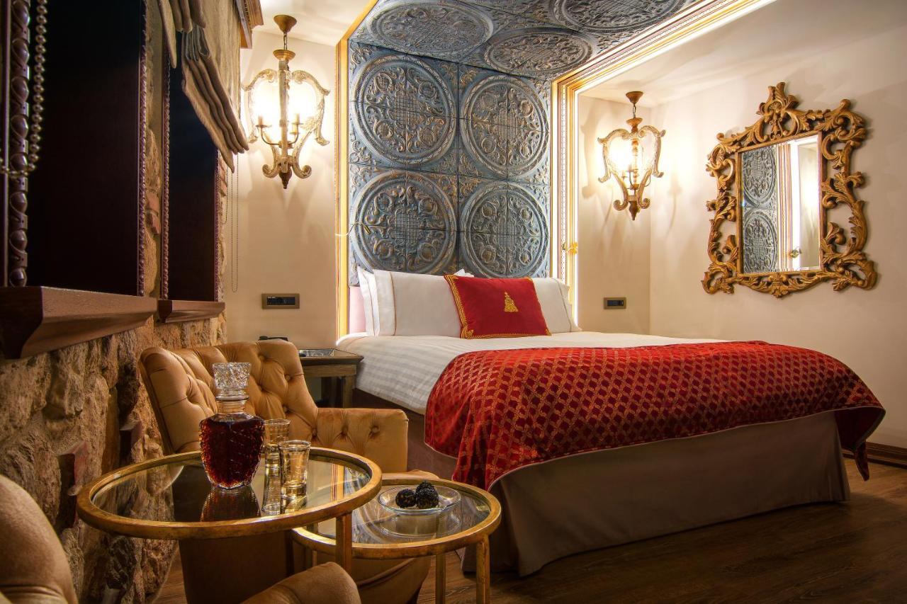 Kamares Historic Boutique Hotel & Spa Ioannina Exterior foto A room at the hotel